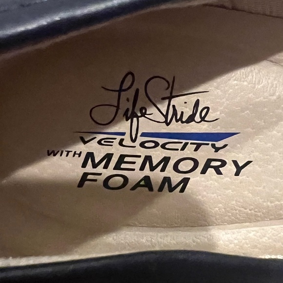 Life Stride Memory Foam velocity flex navy pumps size 10 - Picture 5 of 9